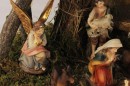 Christmas Crib: 3.5 inch nativity figures with medium stable