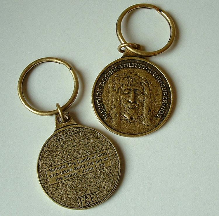 Holy Face key ring - bronze