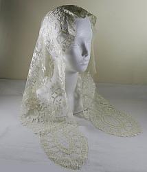 Spanish Medallion Mantilla - Ivory