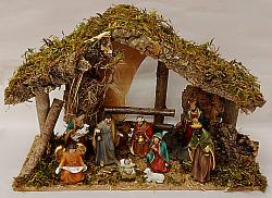 Christmas Crib: 4.5 inch nativity figures with medium stable